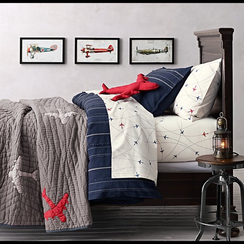 RH Baby and Child VINTAGE-WASHED AIRPLANES QUILT.